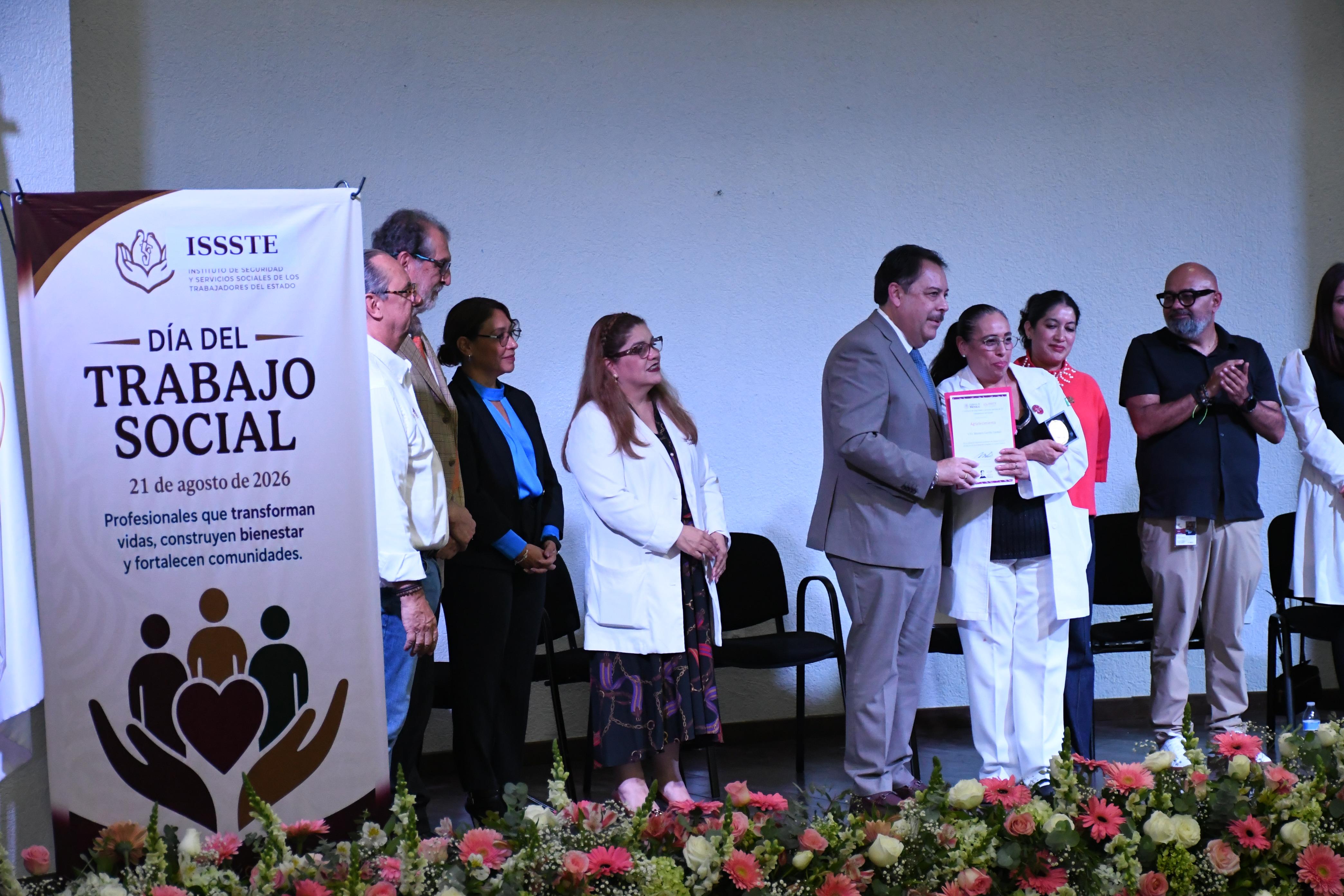  Conmemoracion del Dia del Trabajo Social  en el CMN "20 de Noviembre